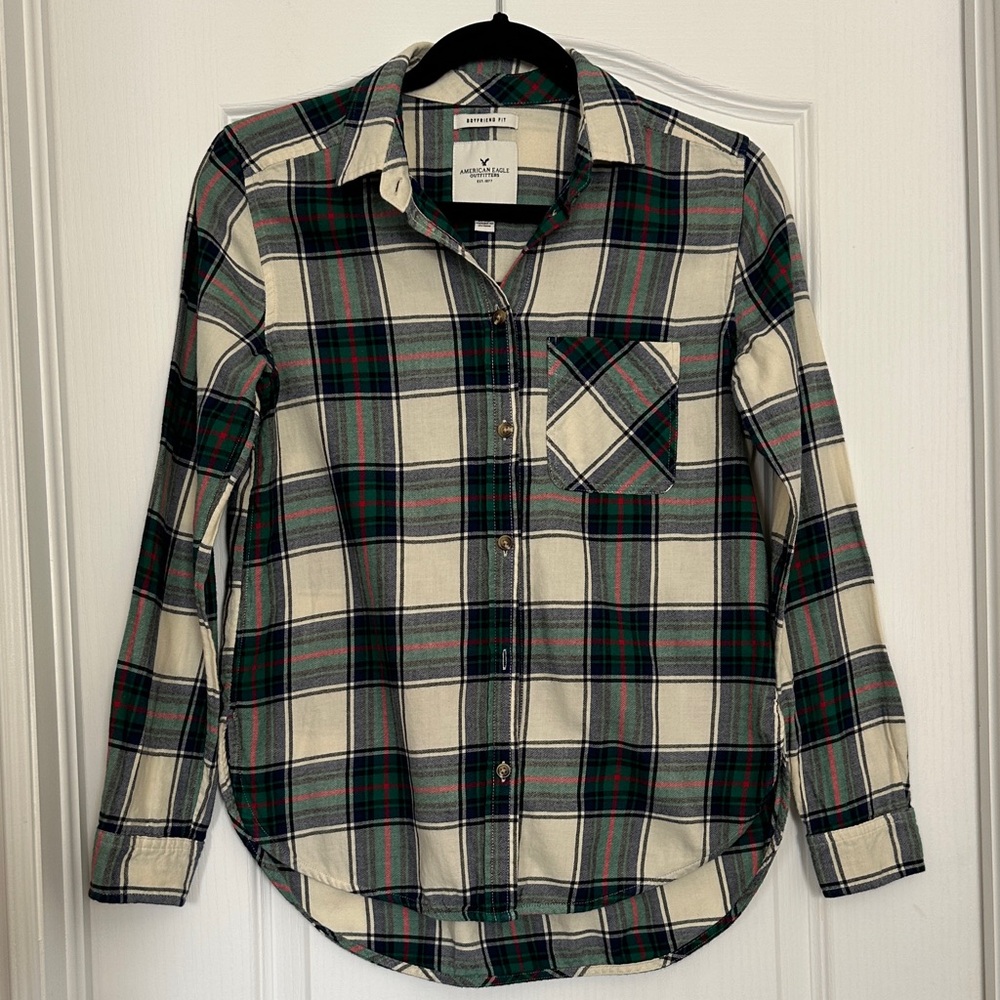 American Eagle Outfitters Green Navy Plaid Boyfriend Shirt